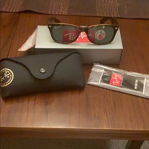 Ray Ban New Wayfarer sunglasses